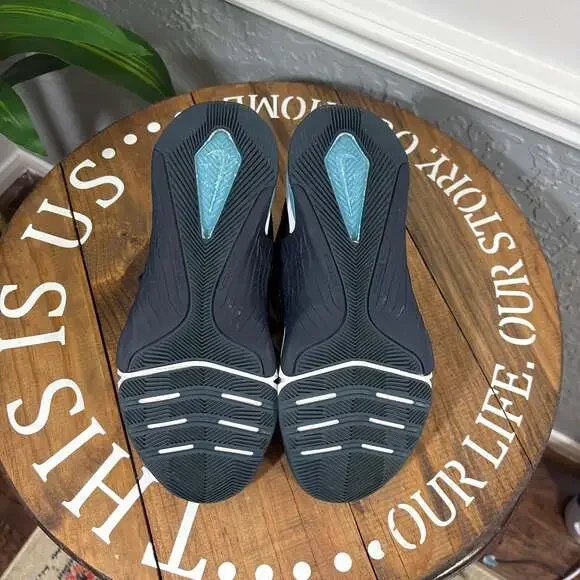 Nike Men's Navy Teal Gold Athletic Running Shoes - Picture 10 of 12